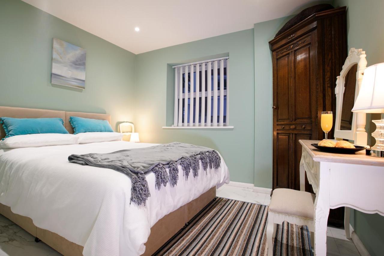 קאוז Seafarer'S View - 6 Bedroom Townhouse In Cowes, Parking & Seaviews. מראה חיצוני תמונה